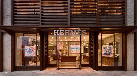 packageless hermes shop near me.